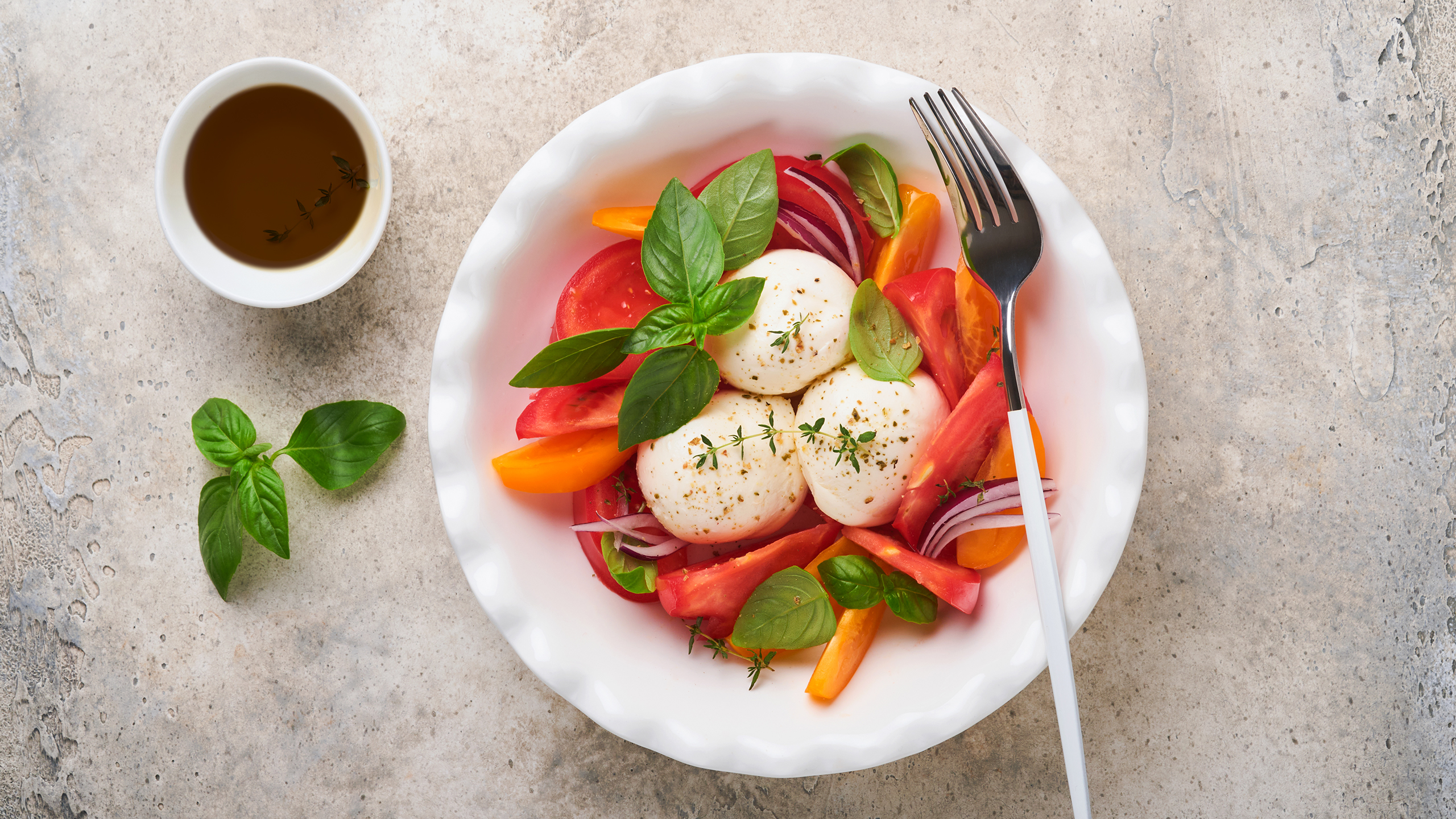 FGF: Keto Caprese Egg Bowl (5 Minutes)